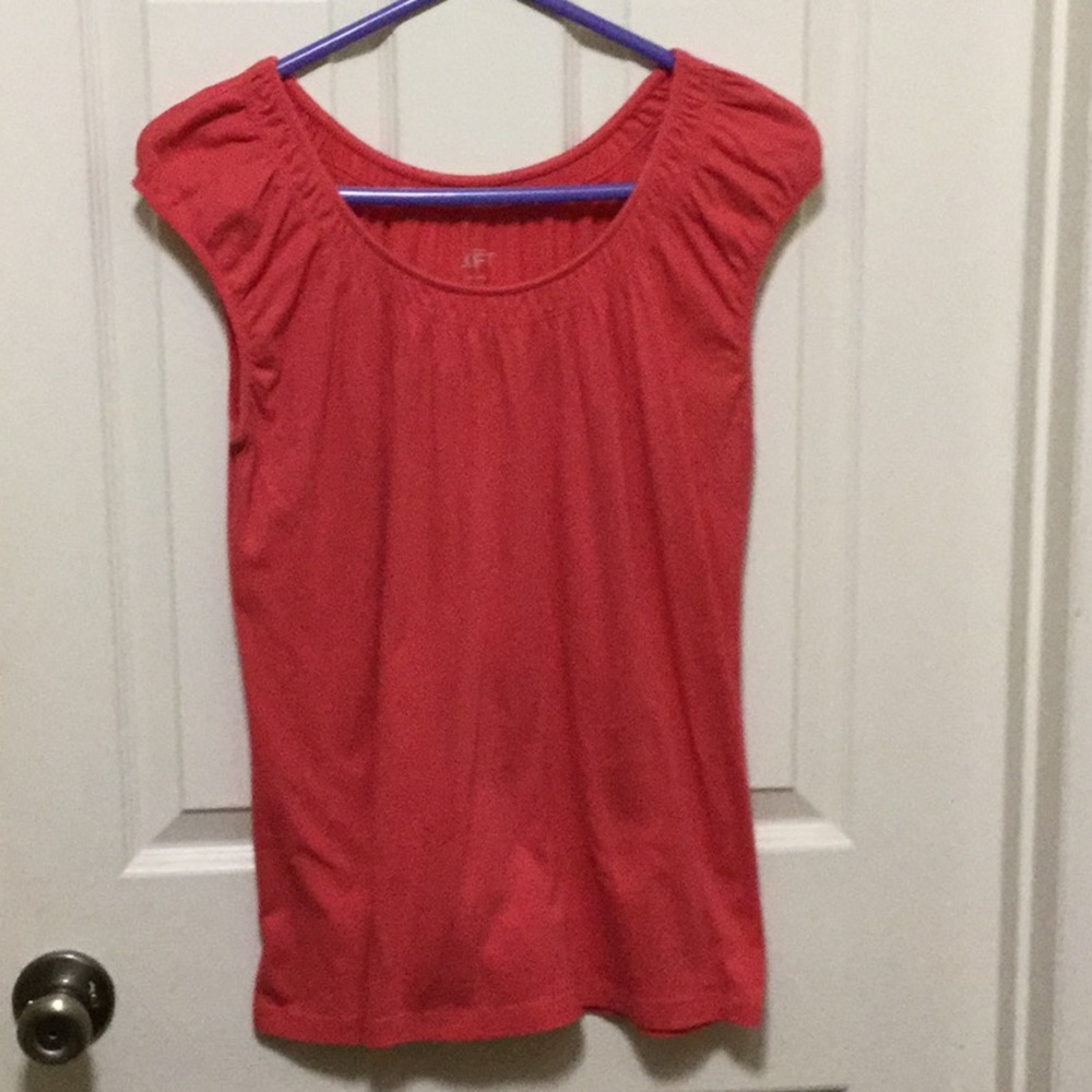 Short sleeve cranberry top